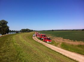 Feuerwehr Hochwasser 2013 Elbe 221.jpg